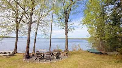 Lake Front, Pet-Friendly Cabin with Canoe and lake views
