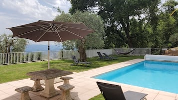 Piscine extérieure, piscine chauffée