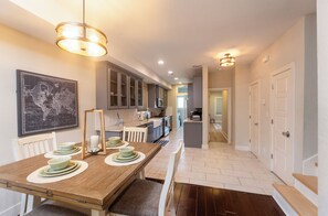 Dining - Downtown Delight by Prime 210, Vibrant San Antonio FIESTA Charm! New Listing (San Antonio)