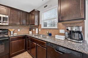 Fridge, microwave, oven, dishwasher - NEW! Dimples in Temple - Texas Charm & Modern Comfort (Temple)