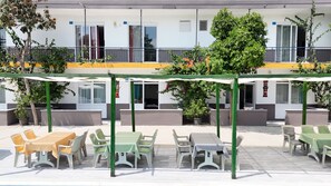 Outdoor dining - Marine Point Hotel (Antalya)