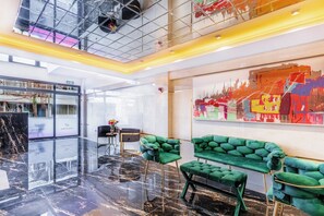 Lobby sitting area - Marine Point Hotel (Antalya)