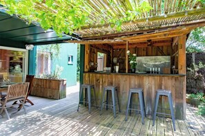 Outdoor dining - Villa Cap a L'ouest, 44H, 50 m de la plage (Lège-Cap-Ferret)