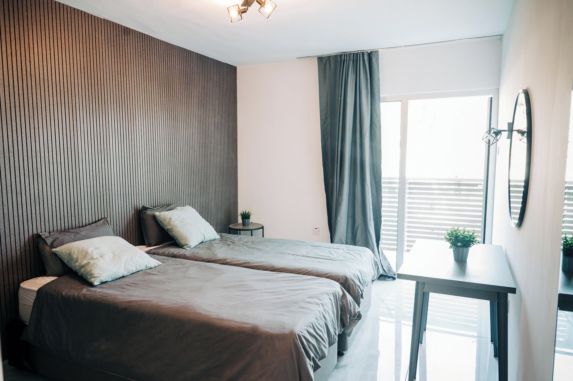 Superior-Zweibettzimmer, Balkon, Stadtblick