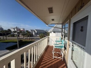 Property grounds - 2 Bedroom Condo located in the desirable Holiday Isle! (Destin)