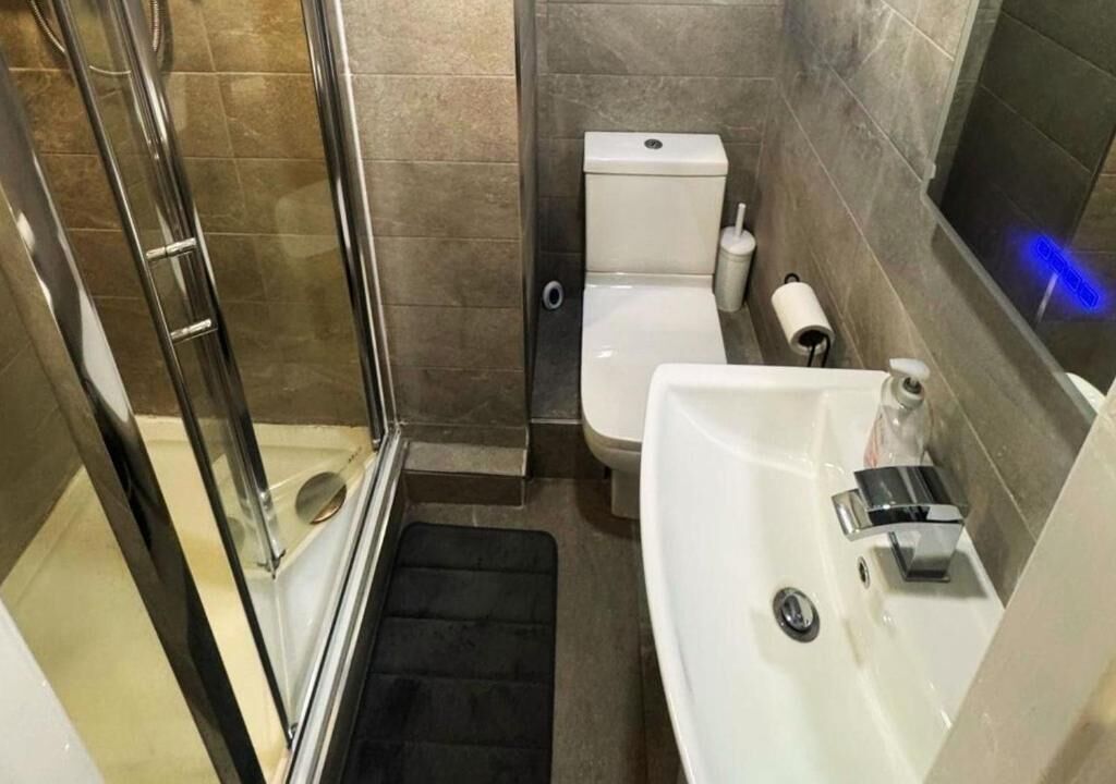 Chambre Double Confort, non-fumeurs, salle de bains privée | Salle de bain