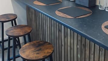 Appartement Familial, 2 chambres, non-fumeurs, vue ville | Restauration