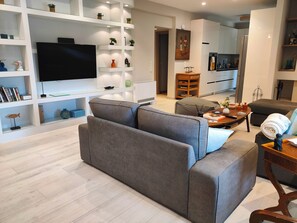 Téléviseur connecté, foyer