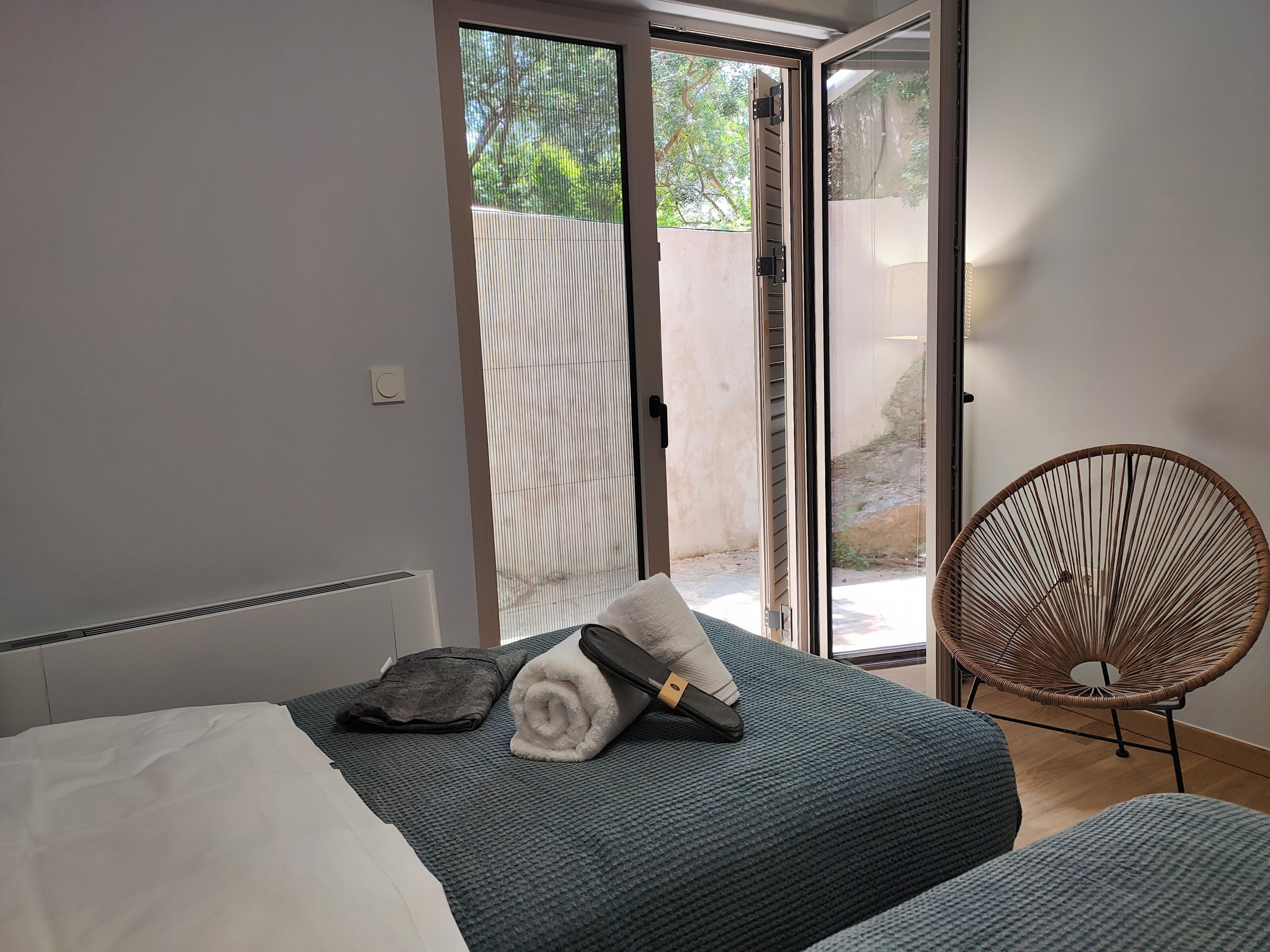 3 bedrooms, iron/ironing board, free WiFi, bed sheets