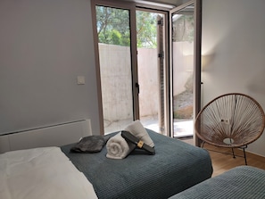 3 chambres, fer et planche à repasser, accès au Wi-Fi (inclus)