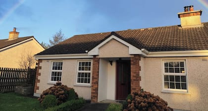 Ideal location in Belleek Castle grounds, walk to the hotel, woods or town!