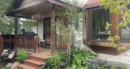 Lovely 3-bedroom house in Silverton, CO. Perfect for your mountain getaway!