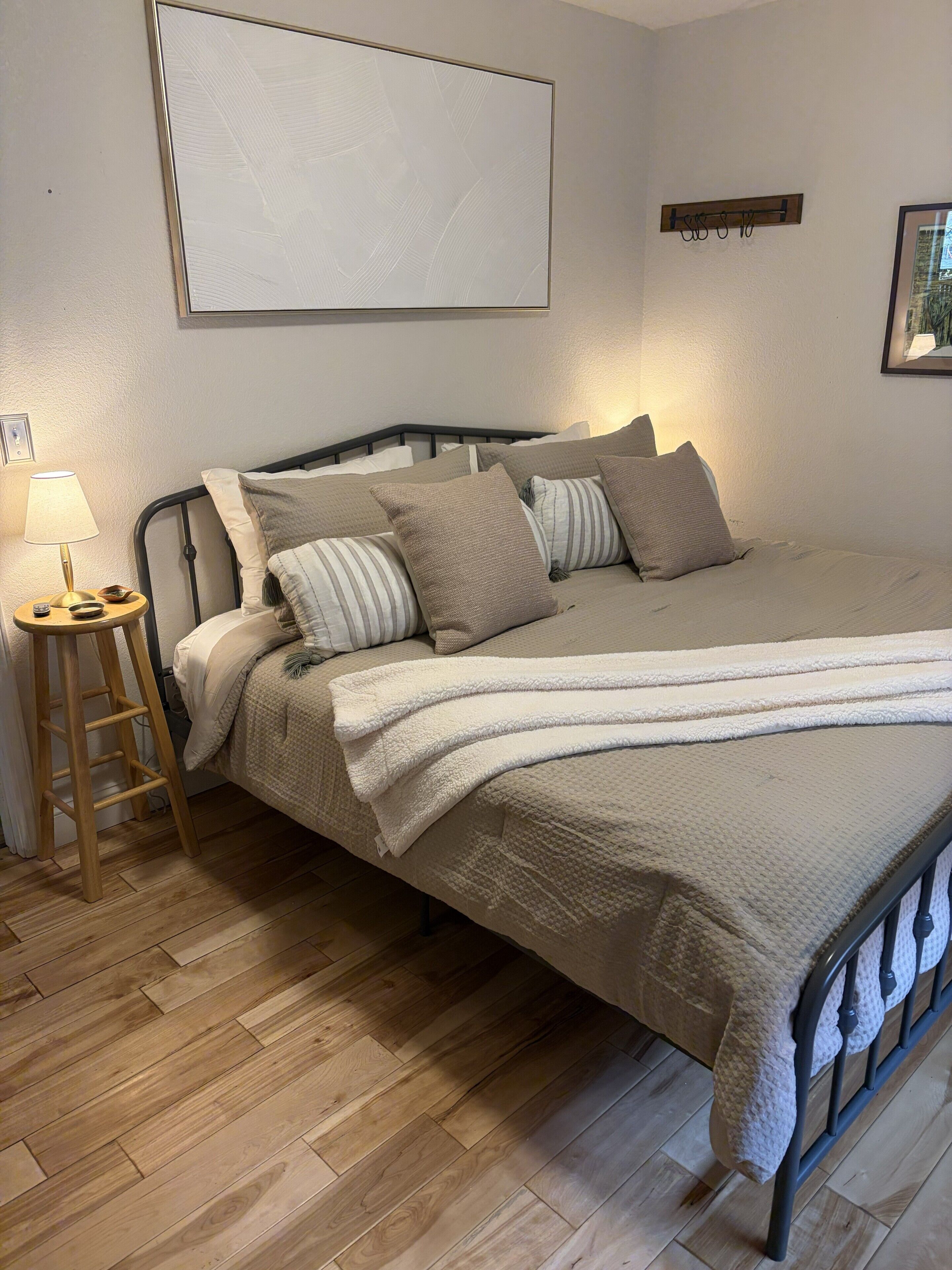 3 bedrooms, iron/ironing board, free WiFi, bed sheets