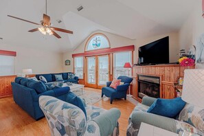 TV, DVD player, stereo - JL #824 - Semi-Oceanfront - Private Swimming Pool (Nags Head)