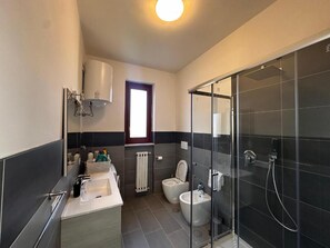 Classic-Apartment, Bergblick | Badezimmer