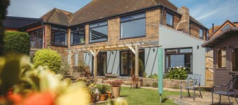 Hikers Retreat - stylish South Downs escape with private garden