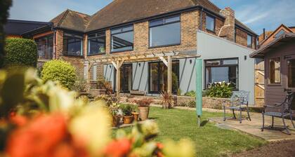 Hikers Retreat - stylish South Downs escape with private garden