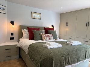 Room - Hikers Retreat - stylish South Downs escape with private garden (East Dean)