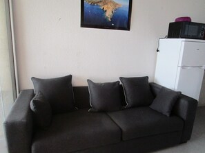 Living area - A must-see: directly on the beach with parking! (Sainte-Marie-la-Mer)