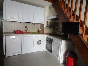 Private kitchen - A must-see: directly on the beach with parking! (Sainte-Marie-la-Mer)