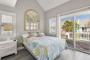 3 bedrooms, WiFi, bed sheets - Just Peachy: Shared Pool w/ Lazy River | Dog-Friendly (Kill Devil Hills)
