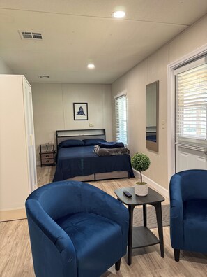 1 bedroom, WiFi, bed sheets - Adorable studio with AC in welcoming Punta Gorda (Punta Gorda)