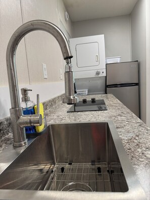Private kitchen - Adorable studio with AC in welcoming Punta Gorda (Punta Gorda)