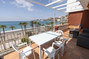 Apartment | Balcony - Beachfront Vacation Apartment - Almunecar (Almunecar)