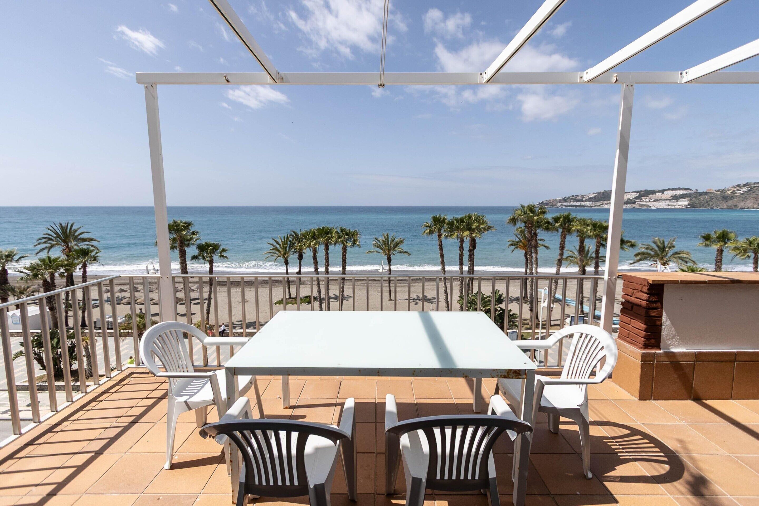 Apartment | Outdoor dining