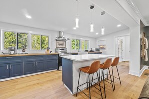 Private kitchen - Buckhead Creekside Hideaway (Atlanta)