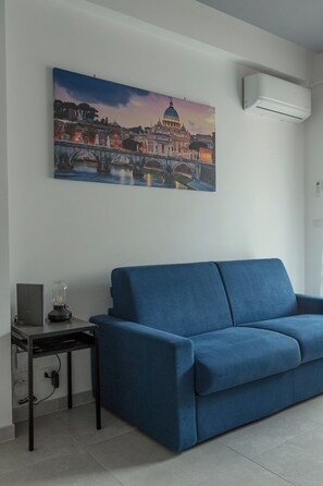 Living area - Private Balcony with Vatican View - Elegant Balduina Apartment in Rome (Roma)
