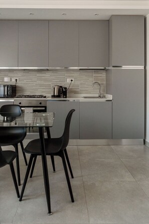 Private kitchen - Private Balcony with Vatican View - Elegant Balduina Apartment in Rome (Roma)