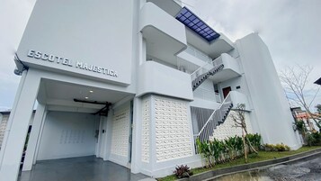 Fachada da propriedade