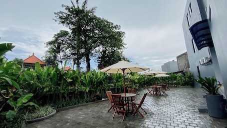 Garden. Escotel Majestica