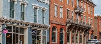 The Social Loft: Above Reunion, Walk Everywhere!