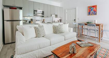 The Social Loft: Above Reunion, Walk Everywhere!