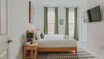 2 bedrooms, iron/ironing board, WiFi, bed sheets