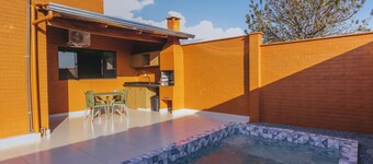 Retreat with private pool - Caldas Novas