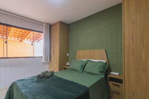 2 bedrooms, iron/ironing board, free WiFi, bed sheets - Retreat with private pool - Caldas Novas (Caldas Novas)