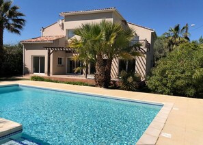 Pool - Comfortable 4-bedroom villa 350 m from the beach (Agde)