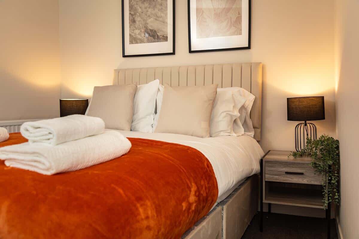 2 bedrooms, iron/ironing board, free WiFi, bed sheets