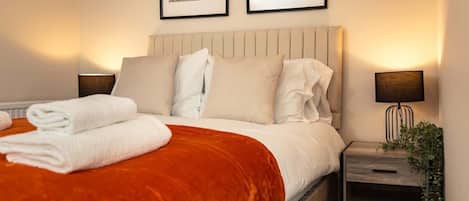 2 chambres, fer et planche à repasser, Wi-Fi gratuit, draps fournis