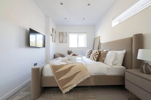 Designer 1BR I Work-From-Home Ready I Fast Wi-Fi