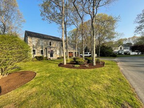 Exterior - Pool Escape in East Falmouth (East Falmouth)