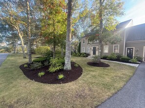 Exterior - Pool Escape in East Falmouth (East Falmouth)