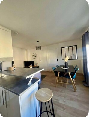 Dining - Vrbo Property (Valence)