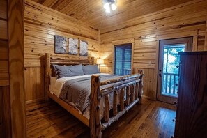 Room - Four matching bedrooms with amazing Views (Broken Bow)