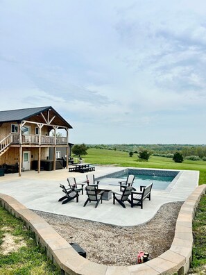 تناول الطعام بالخارج