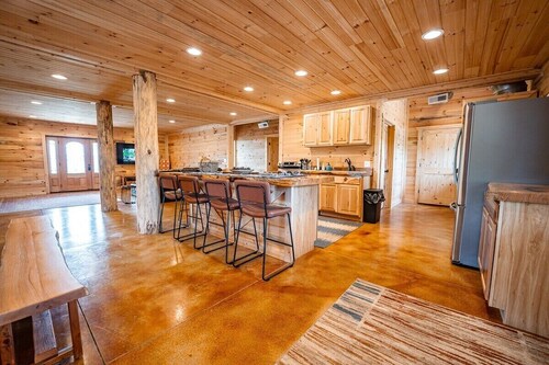 The Hilltop at Puritan Ridge | Outdoor Pool