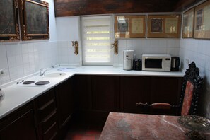 Private kitchen - Vrbo Property (Bochum)